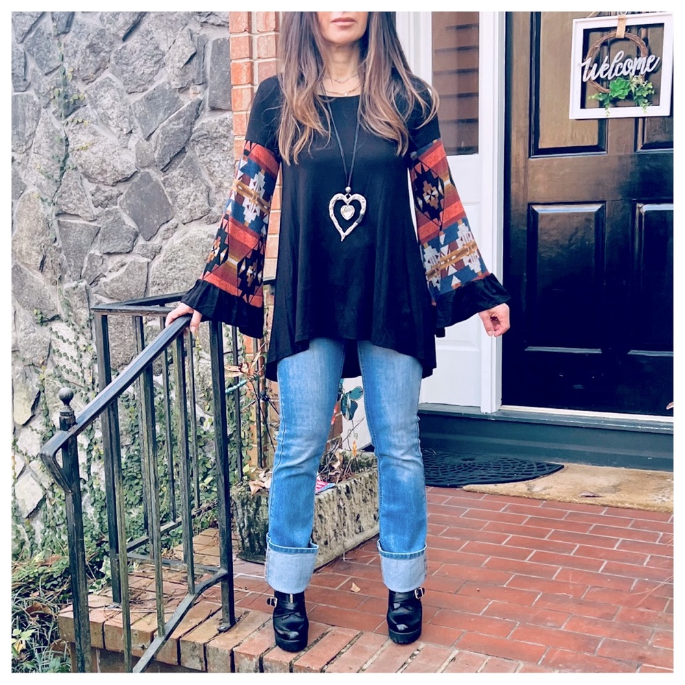 #43 Beautiful Bell Sleeves Contrast Tunic Top